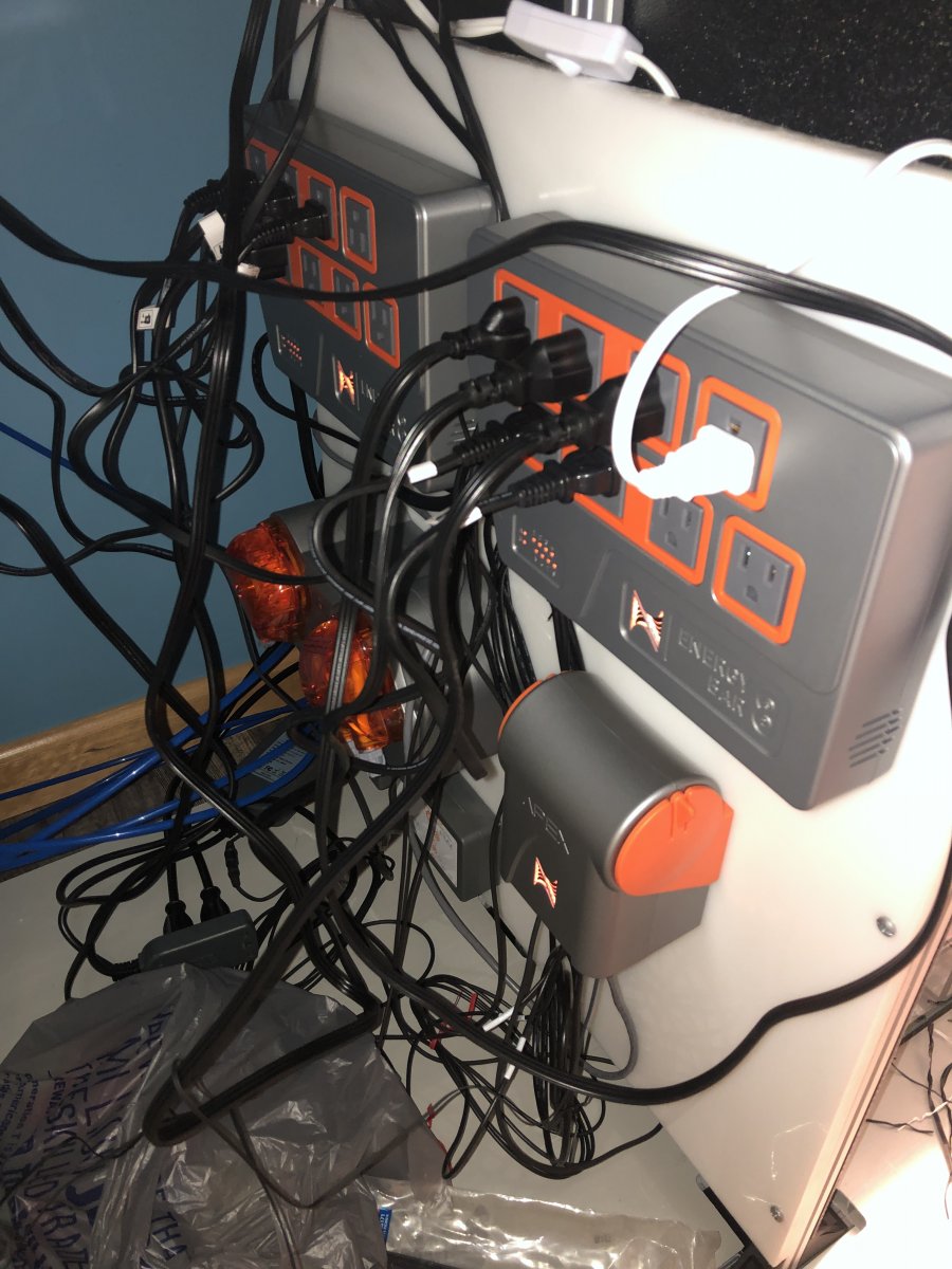 39 - Apex Plugging In.JPG