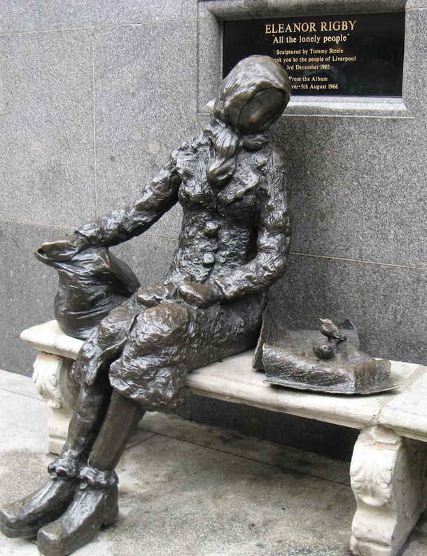 Eleanor-Rigby-statue-2-610.jpg