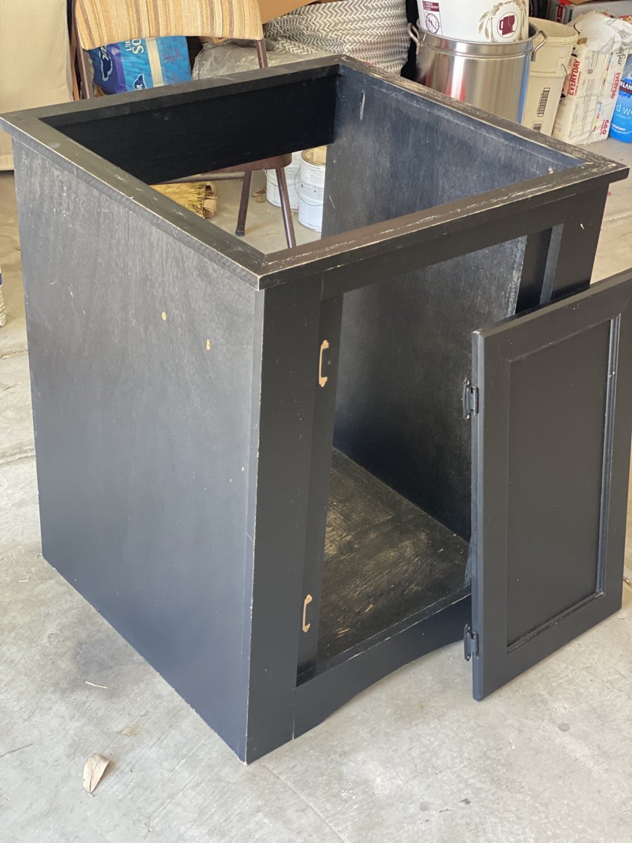 Rehabbing a used tank stand using Rust-Oleum Furniture Transformations ...