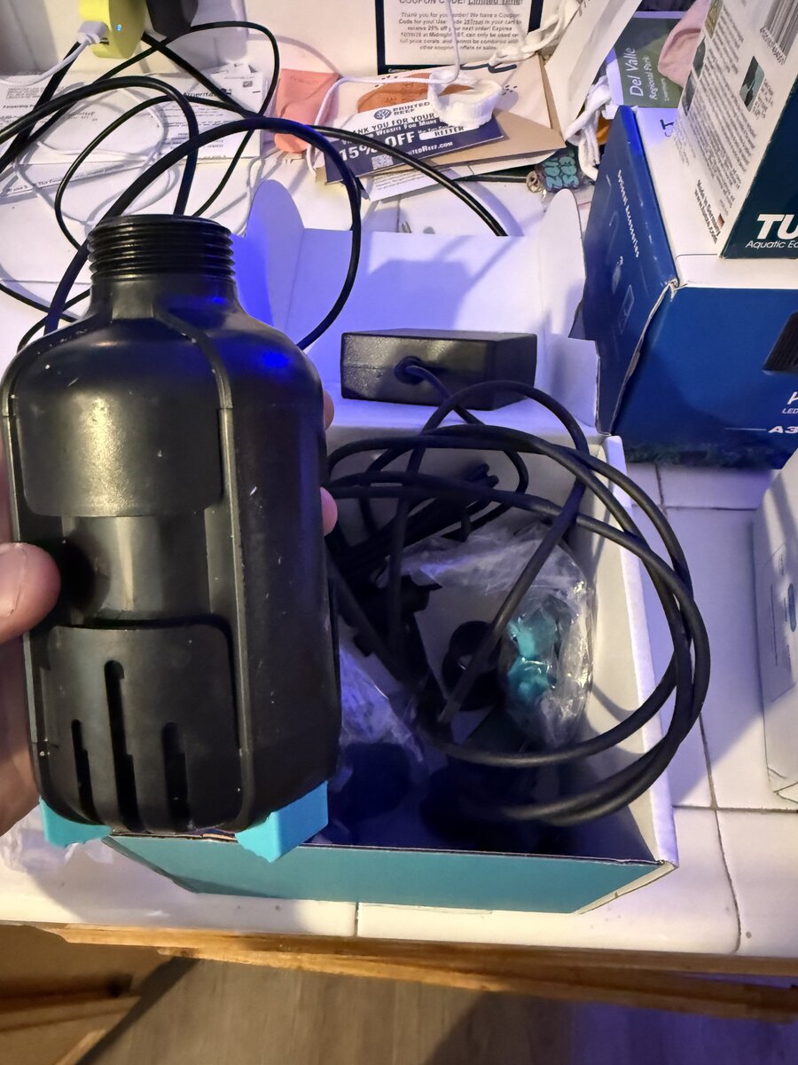 California - Miscellaneous - Apex Jr, Kessil 360x, Wi-Fi dongle, Axis ...