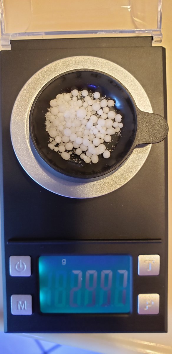 NaNO3.jpg