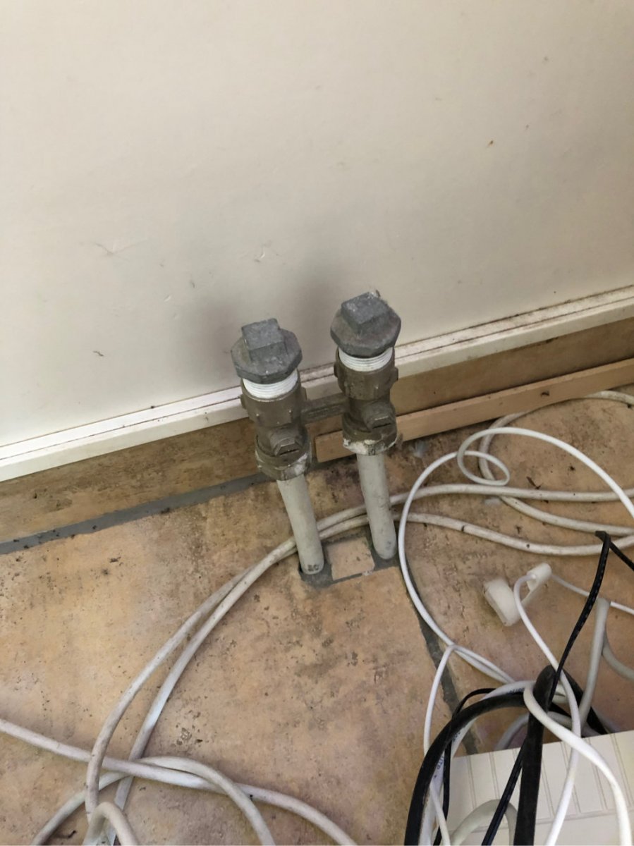 radiator pipes.JPG
