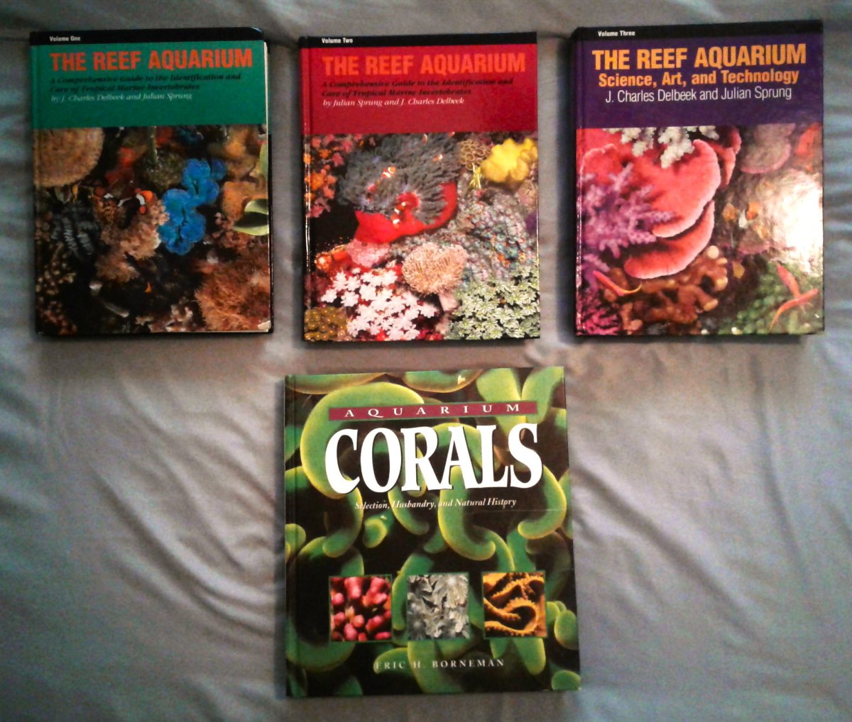 Reef Aquarium Books_121722.jpg