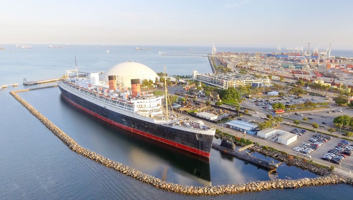 RMS-Queen-Mary-at-Long-Beach-California.jpg