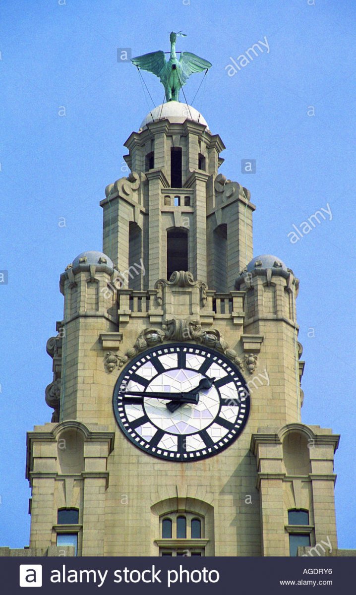 royal-liver-building-clock-tower-liverpool-england-AGDRY6.jpg
