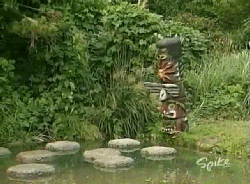 totem pole.gif