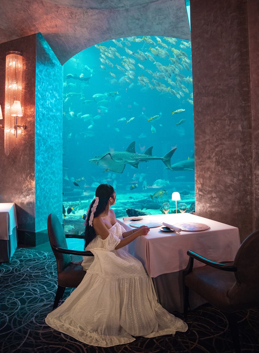 undersea-restaurant-at-atlantis-the-palm-hotel.jpeg