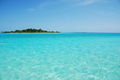 maldives-island-with-gorgeous-turquoise-water_7kIyX4 (2) (1).jpg