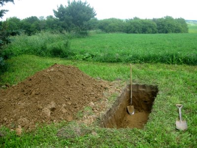 digging-a-grave.jpg