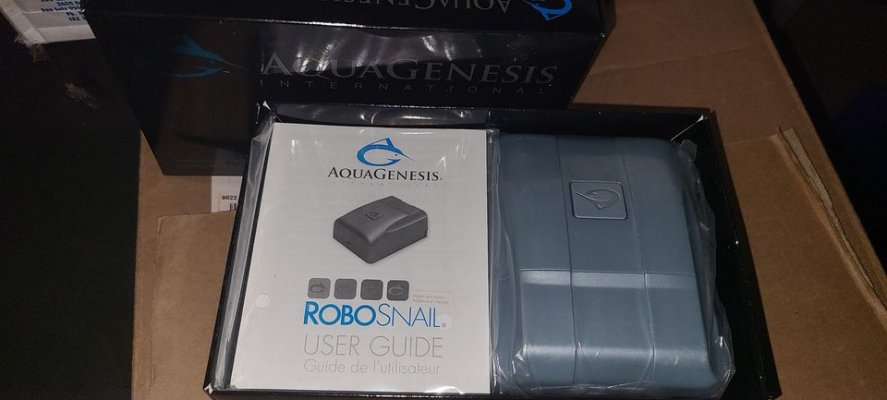 Connecticut - Brand New AquaGenesis Robo Snail Robotic Aquarium Glass  Cleaner for sale
