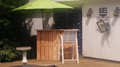 Pallet Bar Front.jpg