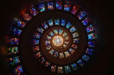 stained-glass-1181864_1920.jpg