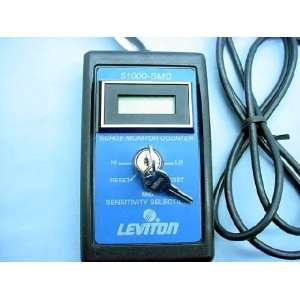 102439601_-com-leviton-plug-in-surge-monitor-counter-51000-smc-.jpg