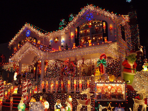 beautiful-christmas-house-lights-places-Favim.com-282446.jpg